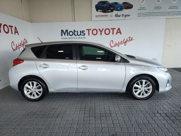 2015-Toyota-Auris-16-XS image:2