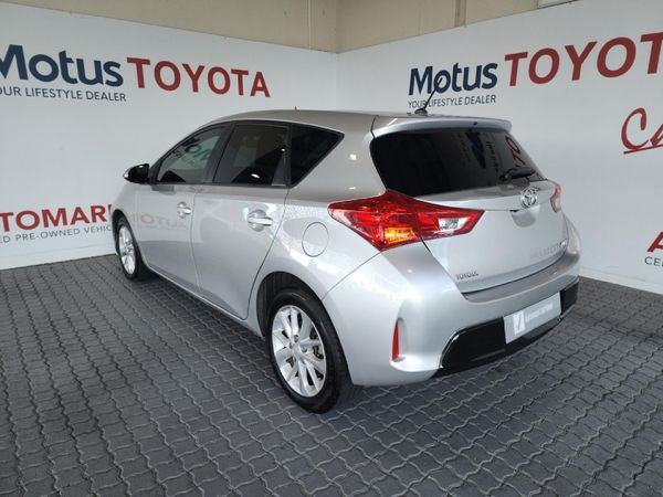 2015-Toyota-Auris-16-XS image:7
