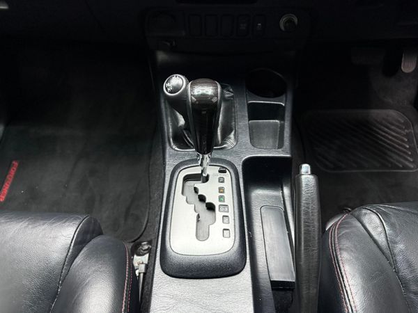 2015-Toyota-Fortuner-30-D-4D-4x4-Auto image:12