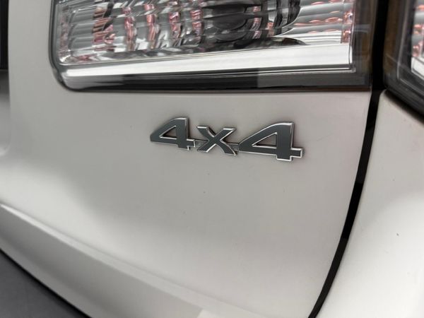 2015-Toyota-Fortuner-30-D-4D-4x4-Auto image:14