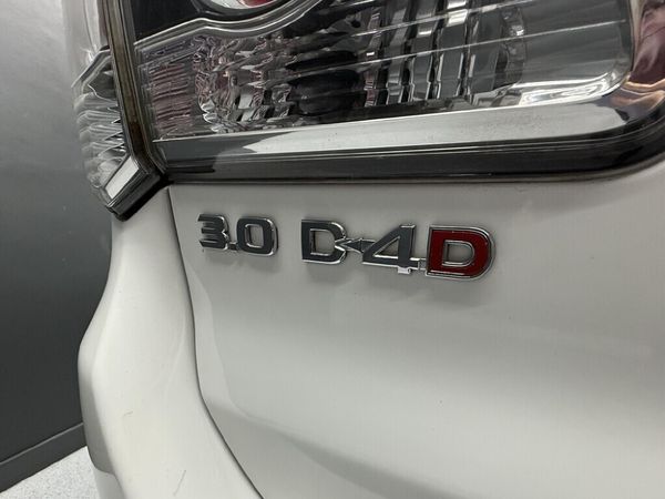 2015-Toyota-Fortuner-30-D-4D-4x4-Auto image:15