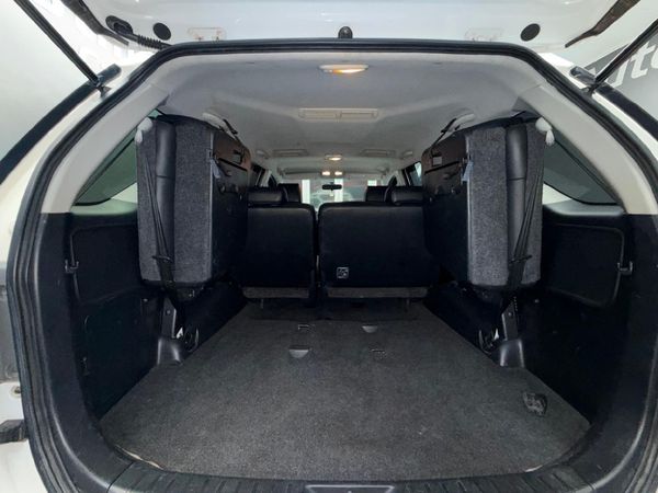 2015-Toyota-Fortuner-30-D-4D-4x4-Auto image:17