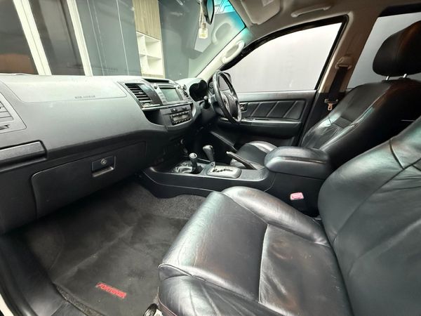 2015-Toyota-Fortuner-30-D-4D-4x4-Auto image:8