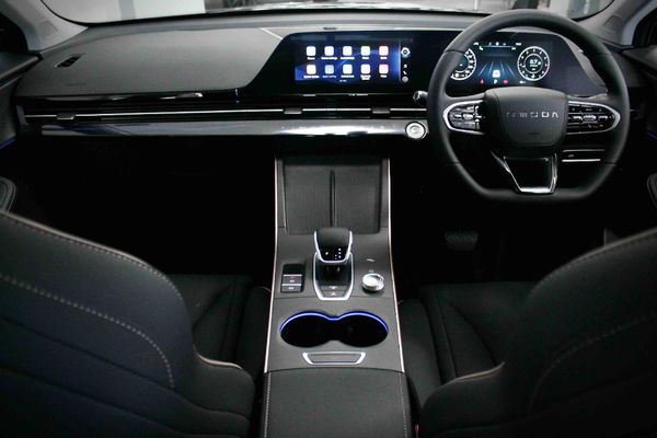 2026-Omoda-C5-15T-Luxury-X image:8