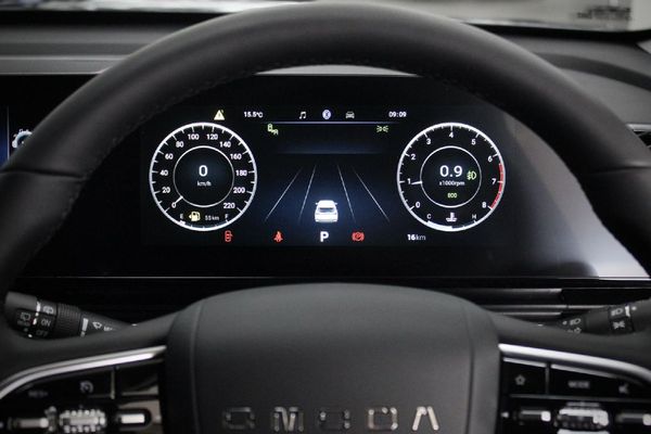 2026-Omoda-C5-15T-Luxury-X image:12