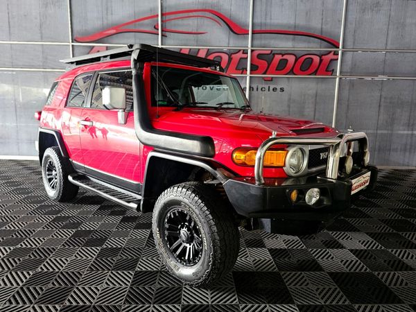 2011-Toyota-FJ-Cruiser-40-V6 image:1
