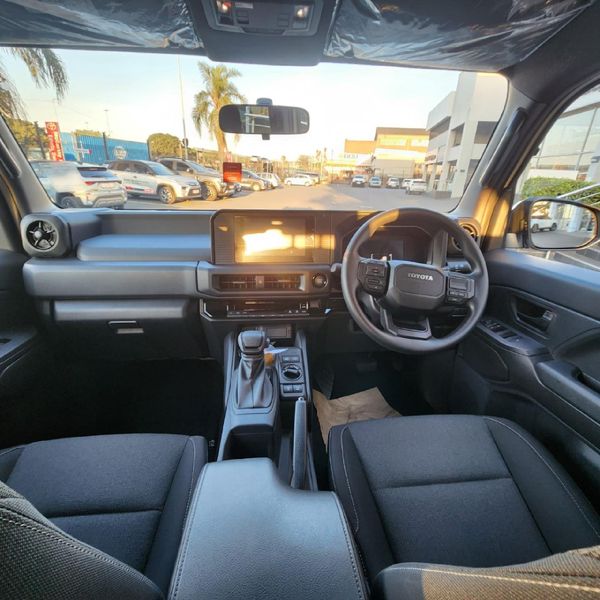 2026-Toyota-Land-Cruiser-FJ-27-GX-Auto image:10