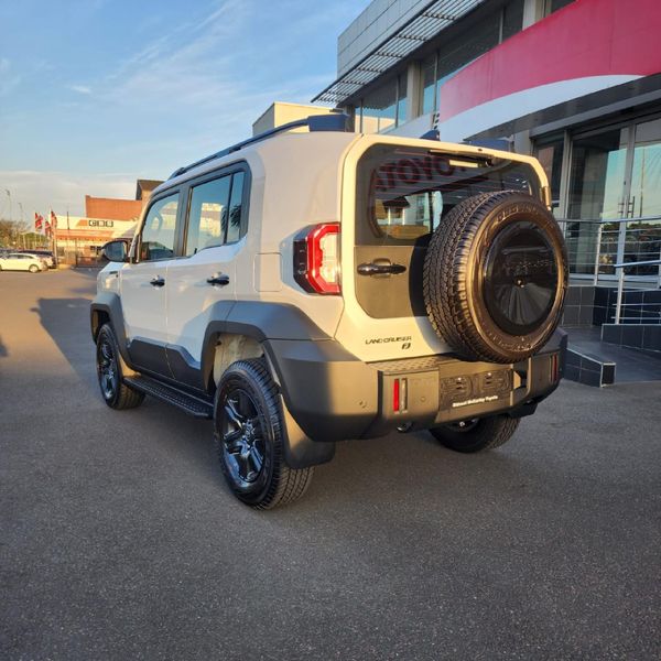 2026-Toyota-Land-Cruiser-FJ-27-GX-Auto image:8