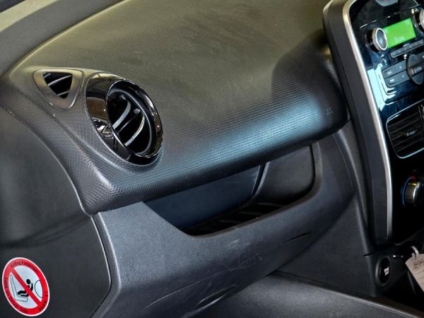 2018-Renault-Clio-IV-900T-Authentique-5-dr-66kW image:13