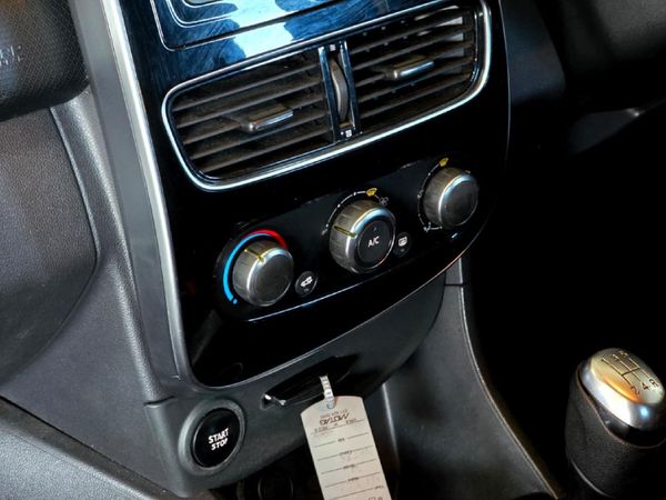 2018-Renault-Clio-IV-900T-Authentique-5-dr-66kW image:16