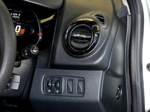 2018-Renault-Clio-IV-900T-Authentique-5-dr-66kW image:19