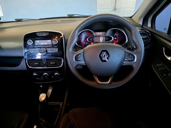 2018-Renault-Clio-IV-900T-Authentique-5-dr-66kW image:5