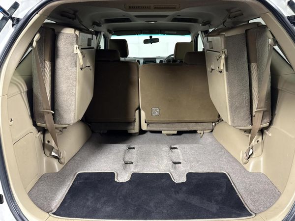 2013-Toyota-Fortuner-25-D-4D-Raised-Body-Auto image:10