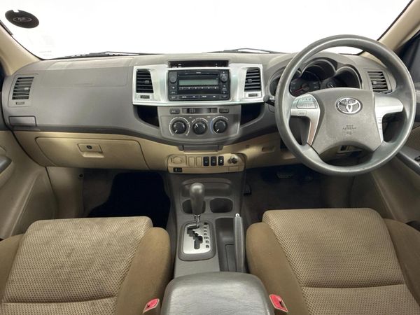 2013-Toyota-Fortuner-25-D-4D-Raised-Body-Auto image:1