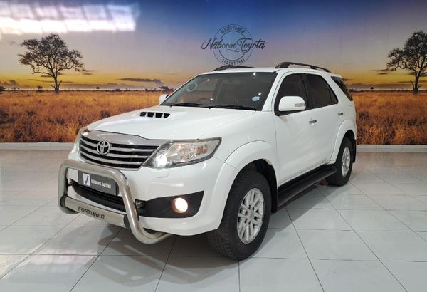 2014-Toyota-Fortuner-30-D-4D-Raised-Body image:1