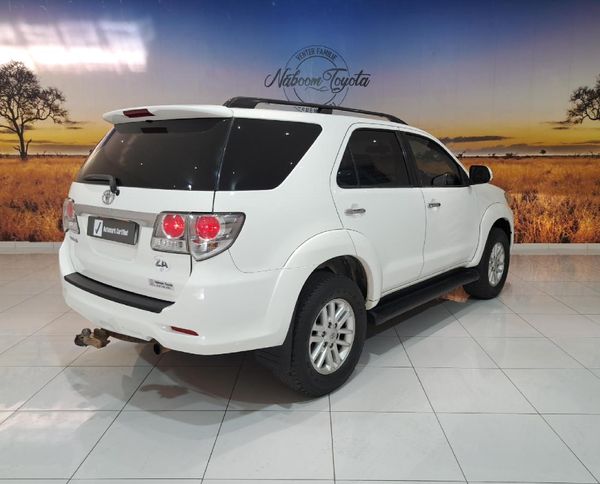 2014-Toyota-Fortuner-30-D-4D-Raised-Body image:6
