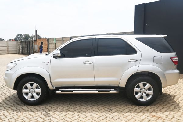 2011-Toyota-Fortuner-30-D-4D-4x4-Auto image:12