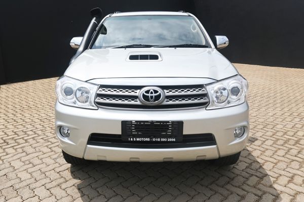 2011-Toyota-Fortuner-30-D-4D-4x4-Auto image:13
