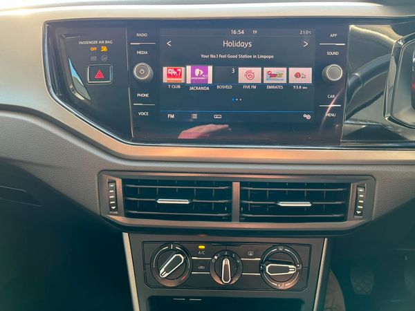 2019-Volkswagen-Polo-10-TSI-Comfortline image:9