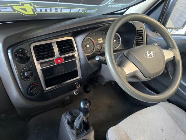 2014-Hyundai-H100-Bakkie-26D-Dropside image:12