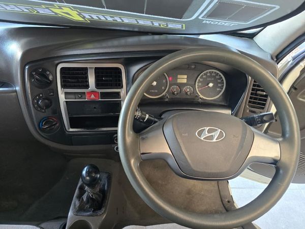 2014-Hyundai-H100-Bakkie-26D-Dropside image:13