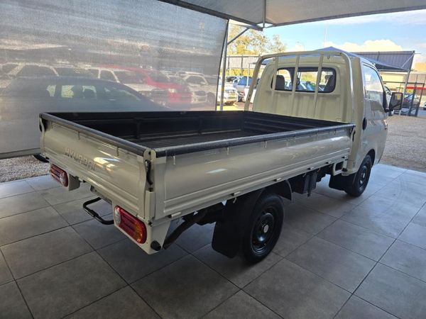 2014-Hyundai-H100-Bakkie-26D-Dropside image:6
