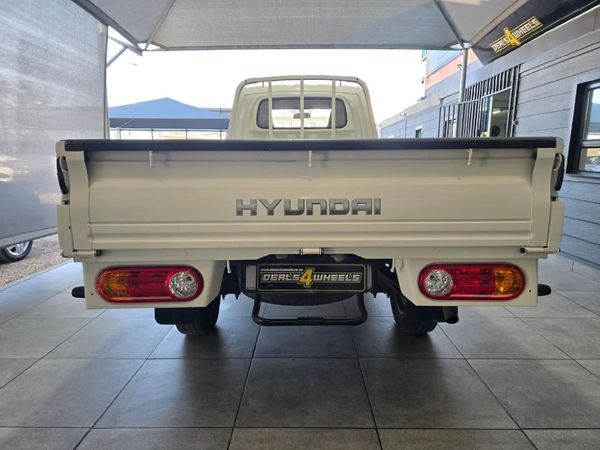 2014-Hyundai-H100-Bakkie-26D-Dropside image:7