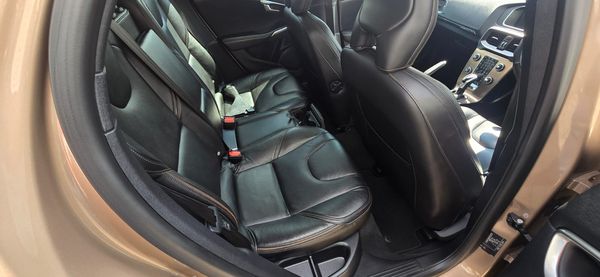 2017-Volvo-V40-CC-D3-Inscription-Auto image:9