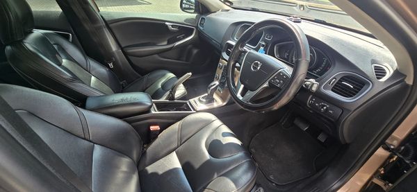 2017-Volvo-V40-CC-D3-Inscription-Auto image:11