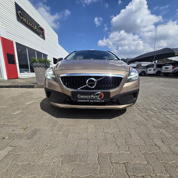 2017-Volvo-V40-CC-D3-Inscription-Auto image:1