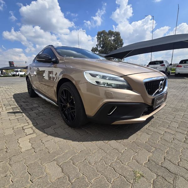 2017-Volvo-V40-CC-D3-Inscription-Auto image:2