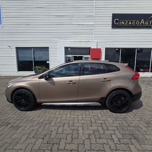 2017-Volvo-V40-CC-D3-Inscription-Auto image:4