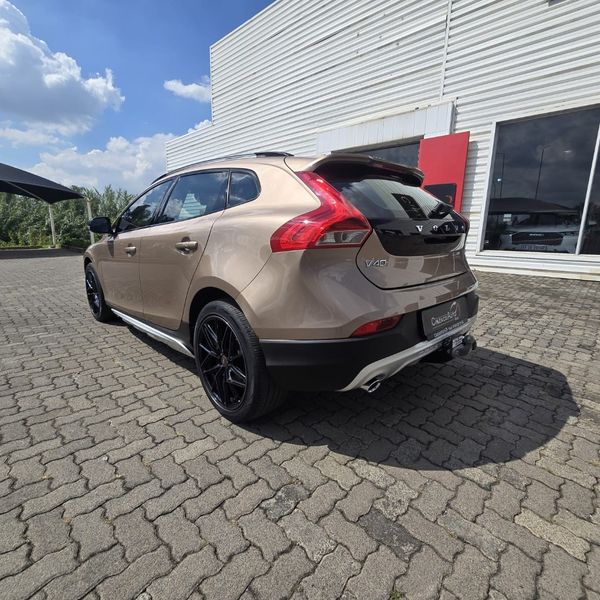 2017-Volvo-V40-CC-D3-Inscription-Auto image:5