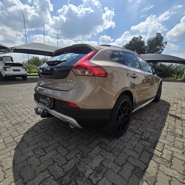 2017-Volvo-V40-CC-D3-Inscription-Auto image:7