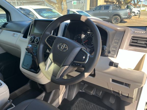 2025-Toyota-Quantum-28-GL-14-Seat image:3