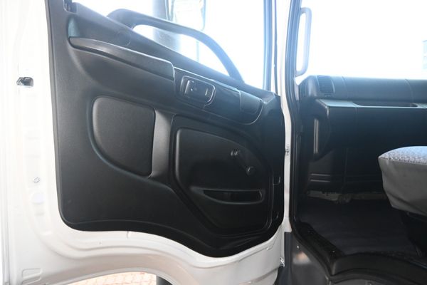 2015-Hino-500-1626-Lwb-Fc-Cc image:11