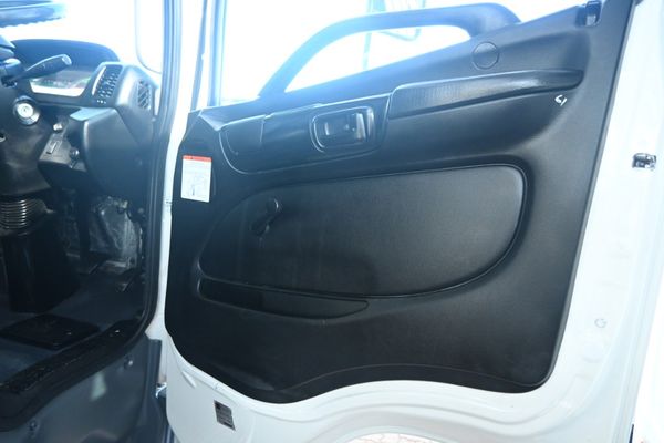 2015-Hino-500-1626-Lwb-Fc-Cc image:4