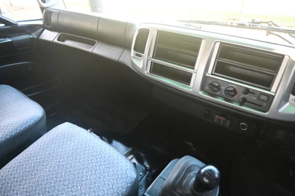 2015-Hino-500-1626-Lwb-Fc-Cc image:8