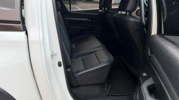 2022-Toyota-Hilux-28-GD-6-Raised-Body-Legend-RS-4x4-Auto-Double-Cab image:6