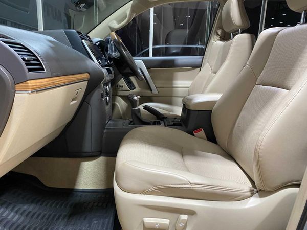 2022-Toyota-Land-Cruiser-Prado-28-GD-VX-L-Auto image:12
