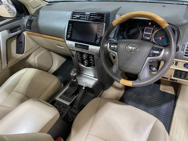 2022-Toyota-Land-Cruiser-Prado-28-GD-VX-L-Auto image:14