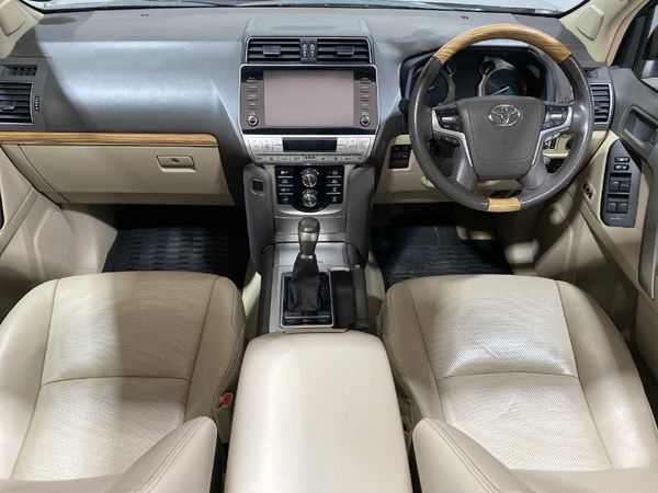 2022-Toyota-Land-Cruiser-Prado-28-GD-VX-L-Auto image:18