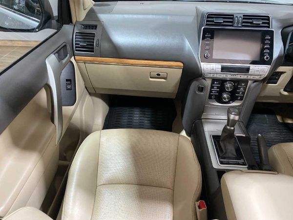 2022-Toyota-Land-Cruiser-Prado-28-GD-VX-L-Auto image:22