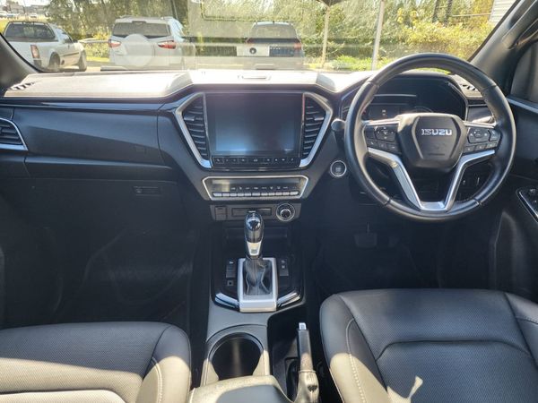 2023-Isuzu-D-Max-30-DDI-V-Cross-HR-4x4-Auto-Double-Cab image:13