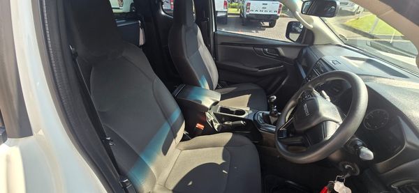2024-Isuzu-D-Max-19-DDI-HR-L-Extended-Cab image:11