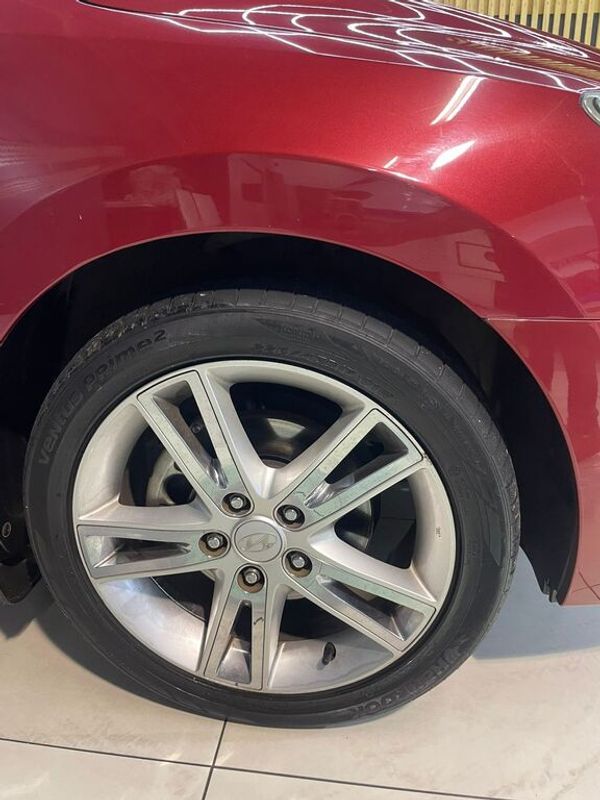 2012-Hyundai-i30-20 image:15