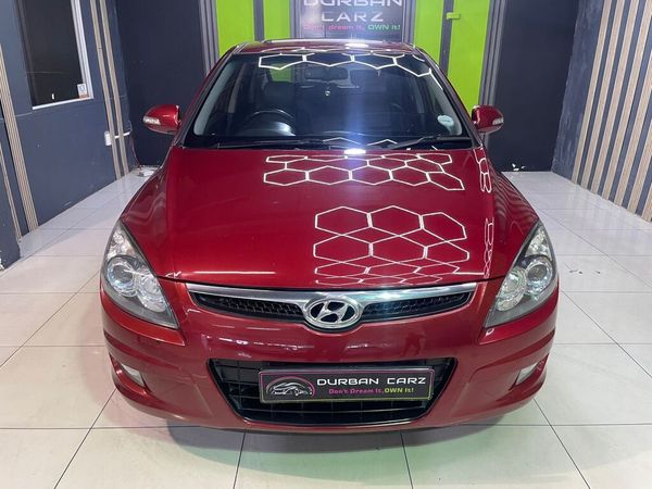 2012-Hyundai-i30-20 image:1