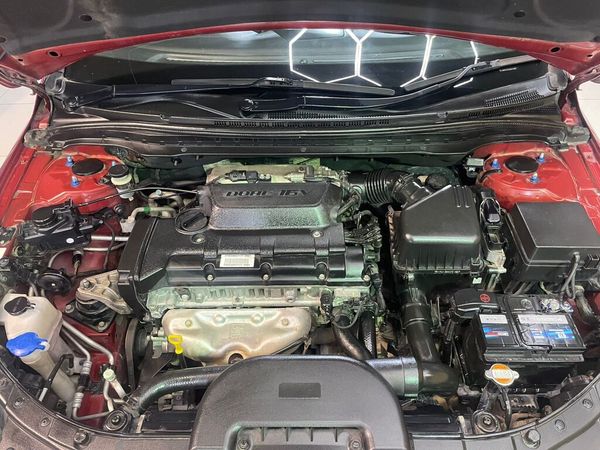 2012-Hyundai-i30-20 image:19