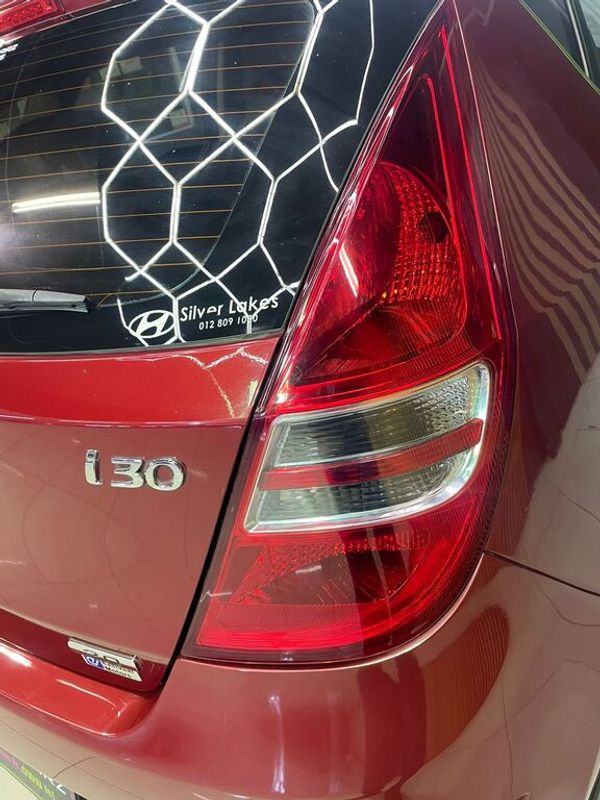 2012-Hyundai-i30-20 image:7