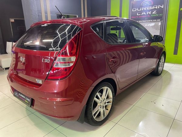 2012-Hyundai-i30-20 image:8